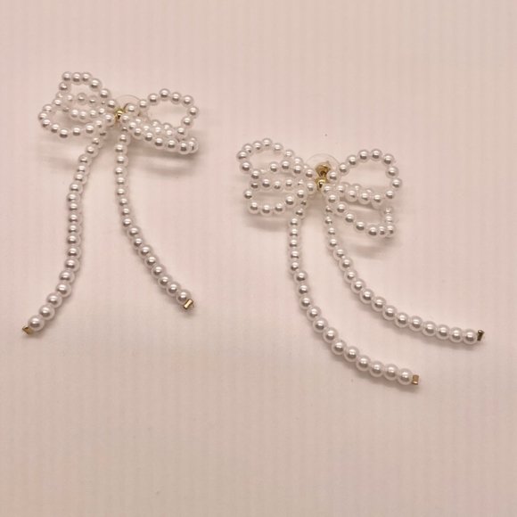 ❤️ FREE Pearl Bow Tie Modern Trendy Faux Chic Glam Girly Soft Drop Hip Earrings - Picture 5 of 5